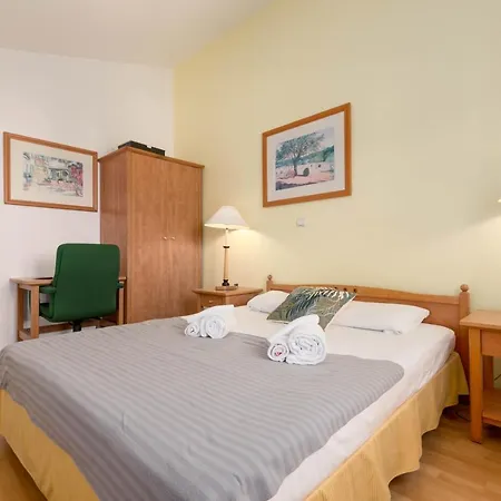 Apartment Lucija *