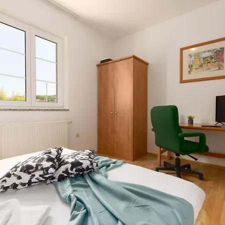 Lucija Apartment *