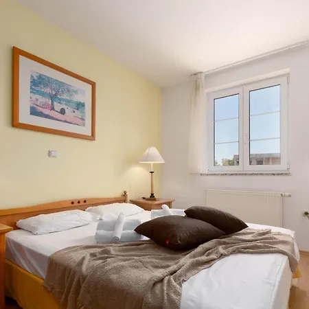 Lucija Apartament *