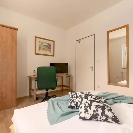 Lucija Daire Pjescana Uvala