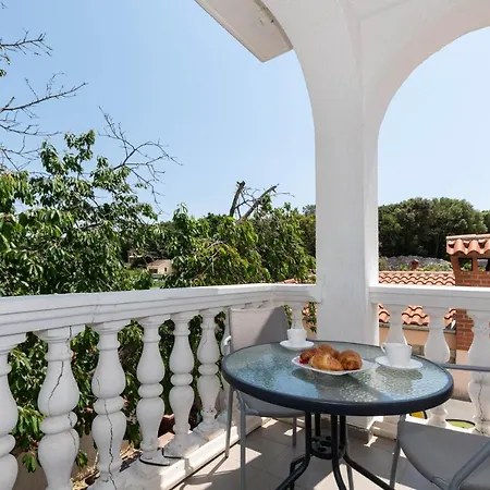 Lucija Apartament *