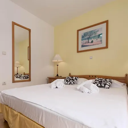 Lucija Apartament *